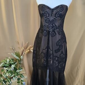 Elegant Black Lace Evening Dress
